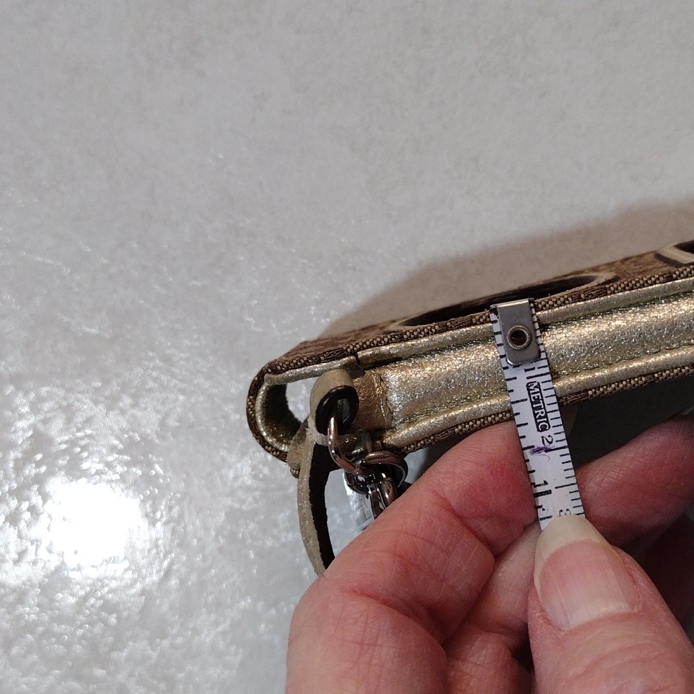 EUC Coach Signature I-Pod Case - Picture 13 of 13